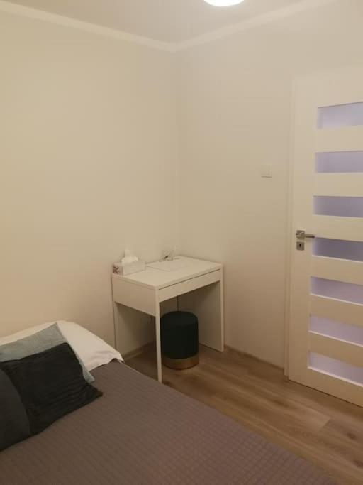 Uroczy, Jasny Apartament Oraz Bezplatny Parking! Cracóvia Exterior foto