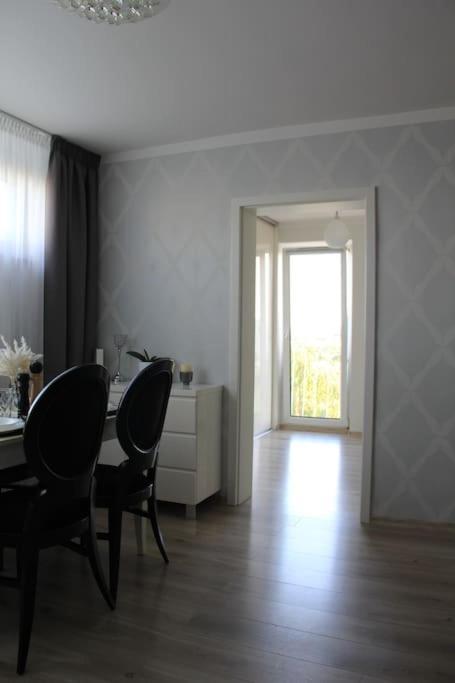 Uroczy, Jasny Apartament Oraz Bezplatny Parking! Cracóvia Exterior foto