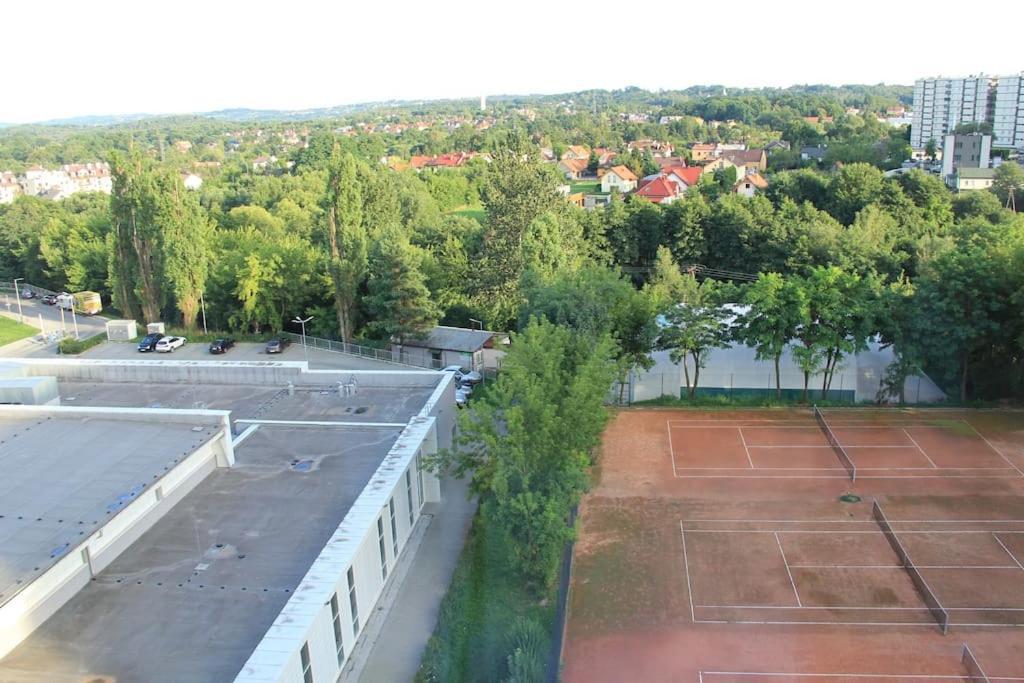 Uroczy, Jasny Apartament Oraz Bezplatny Parking! Cracóvia Exterior foto