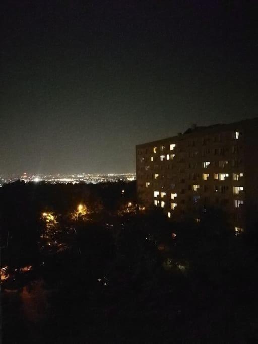 Uroczy, Jasny Apartament Oraz Bezplatny Parking! Cracóvia Exterior foto