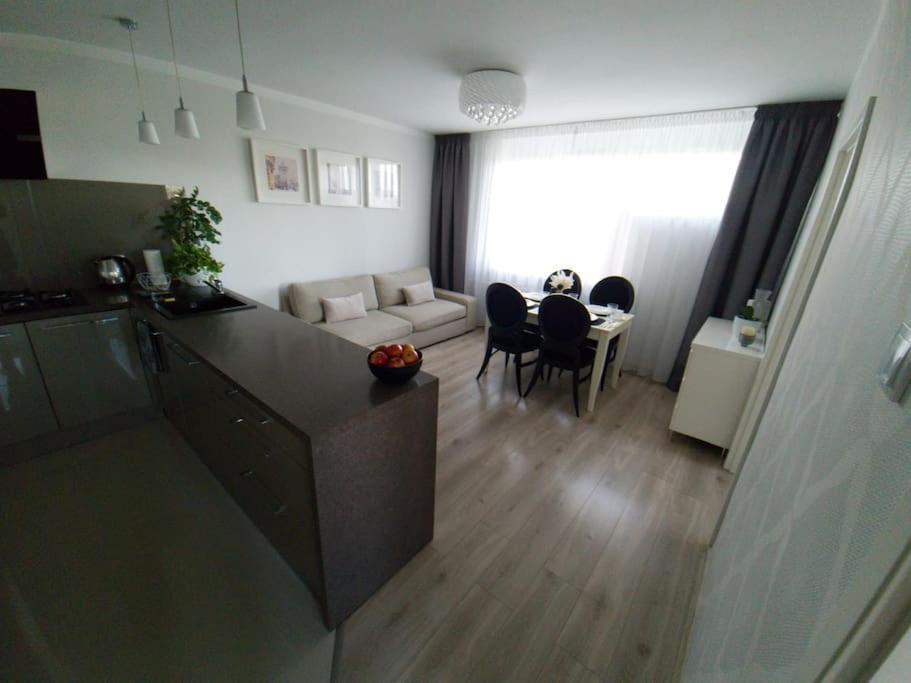 Uroczy, Jasny Apartament Oraz Bezplatny Parking! Cracóvia Exterior foto