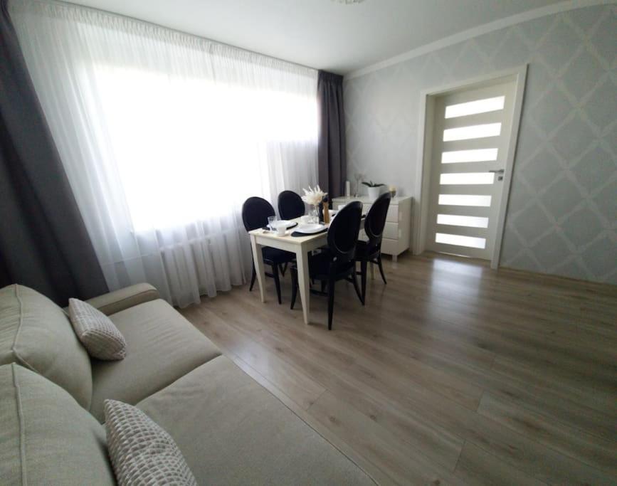 Uroczy, Jasny Apartament Oraz Bezplatny Parking! Cracóvia Exterior foto