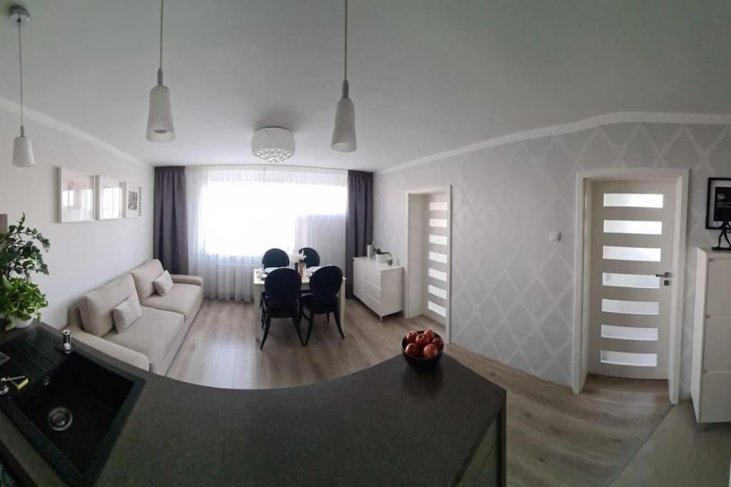 Uroczy, Jasny Apartament Oraz Bezplatny Parking! Cracóvia Exterior foto