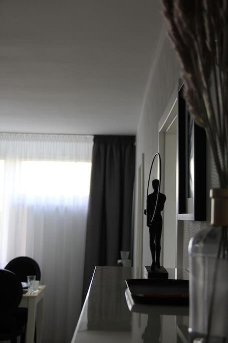 Uroczy, Jasny Apartament Oraz Bezplatny Parking! Cracóvia Exterior foto